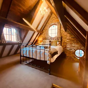 Guest house Sanders Yard ***