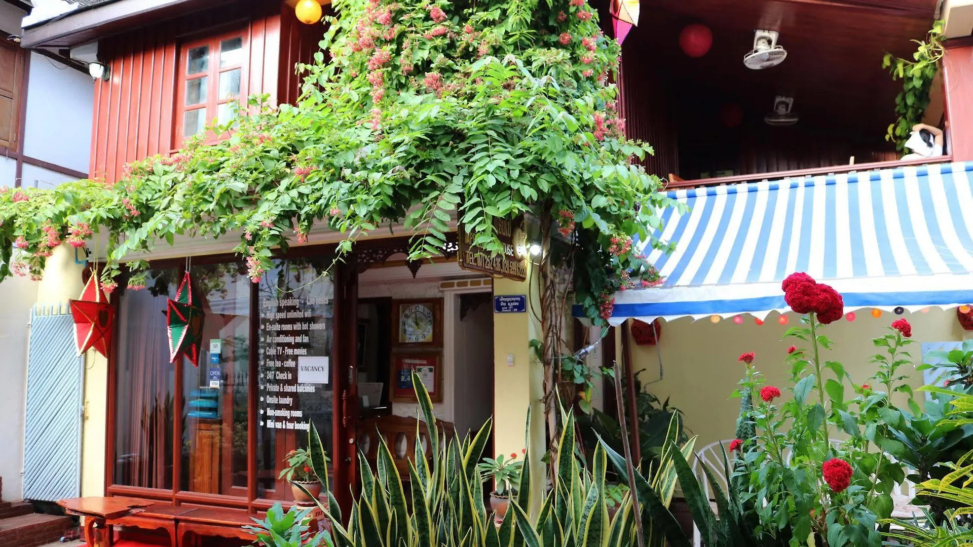 Apple Guesthouse Luang Prabang 2*,
